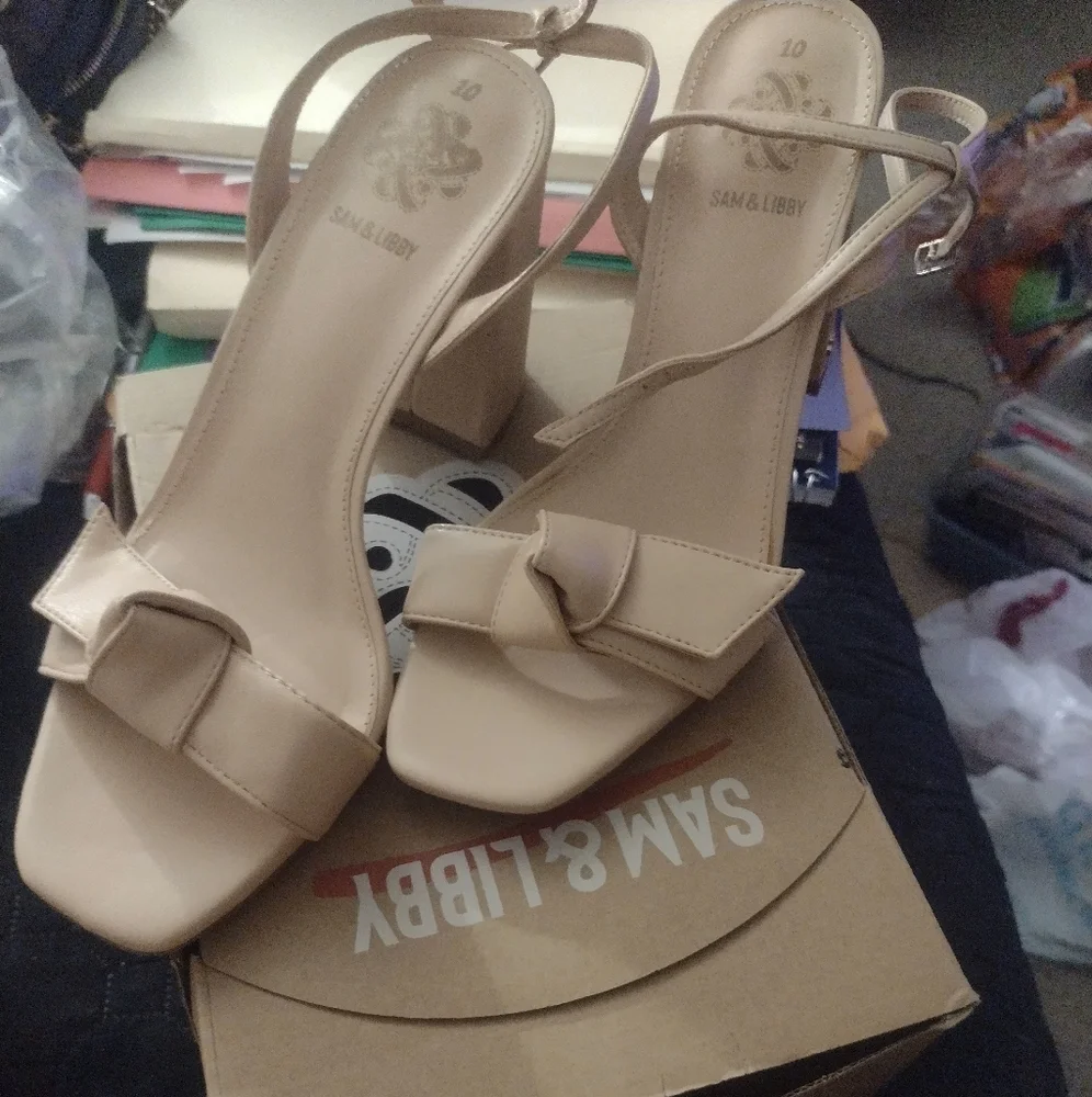 Sandals - Picture 2 of 2